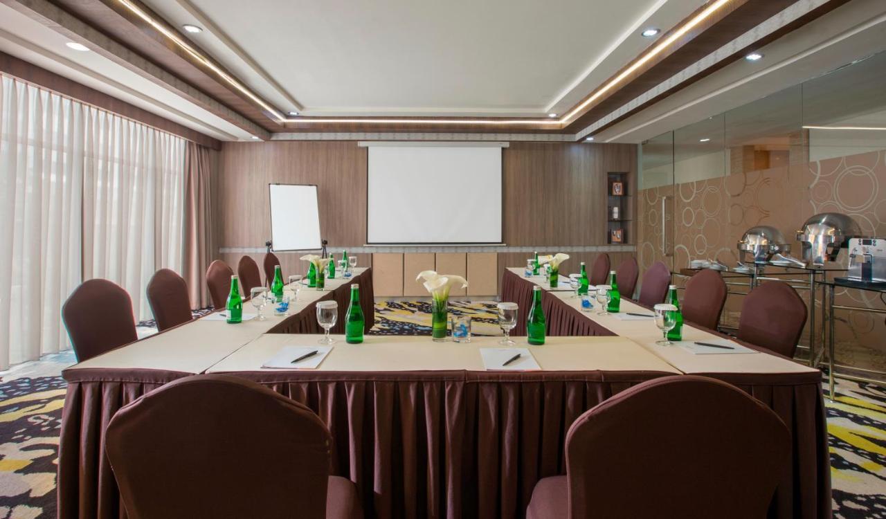 Hotel Grandhika Iskandarsyah Jakarta Buitenkant foto