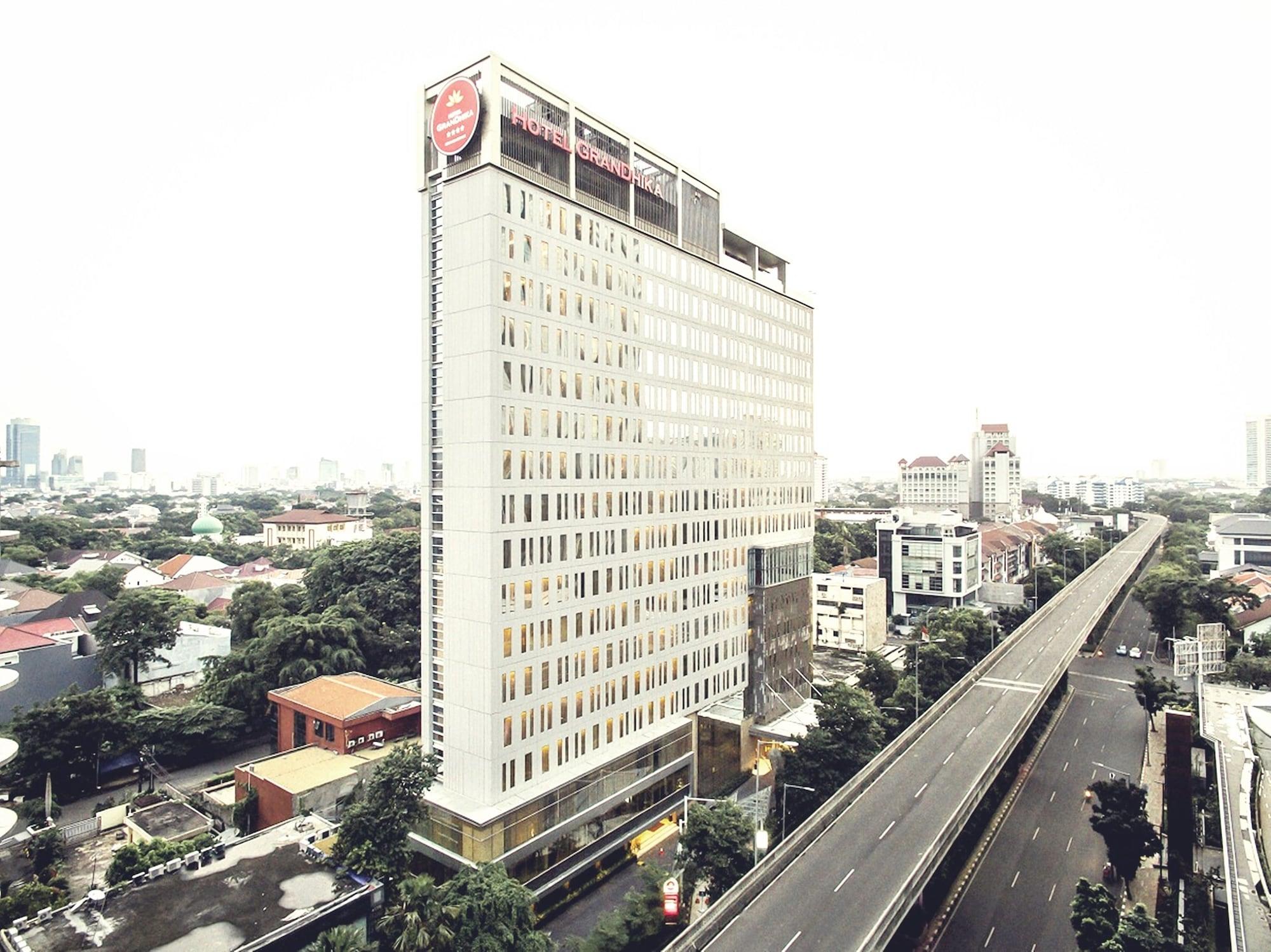 Hotel Grandhika Iskandarsyah Jakarta Buitenkant foto