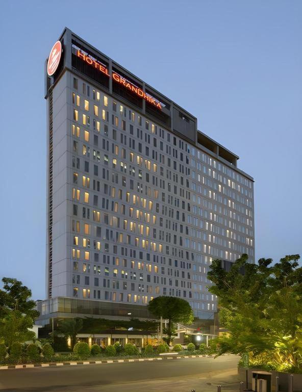Hotel Grandhika Iskandarsyah Jakarta Buitenkant foto